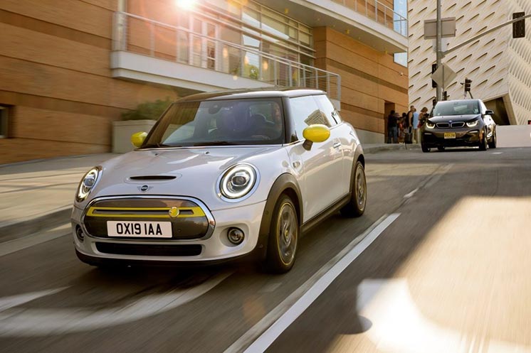 BMW офіційно представила електричний Mini Cooper