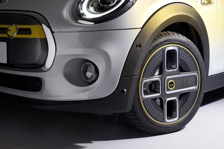 BMW офіційно представила електричний Mini Cooper