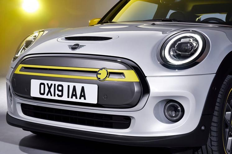 BMW офіційно представила електричний Mini Cooper