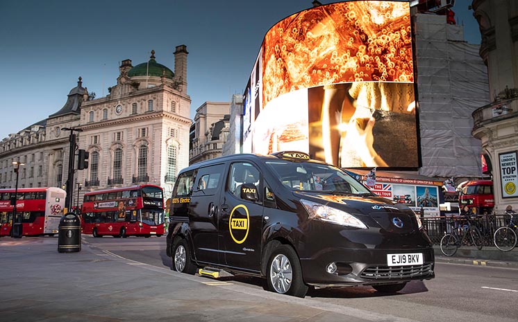 Лондонські «кеби» отримали електричного конкурента Dynamo Taxi