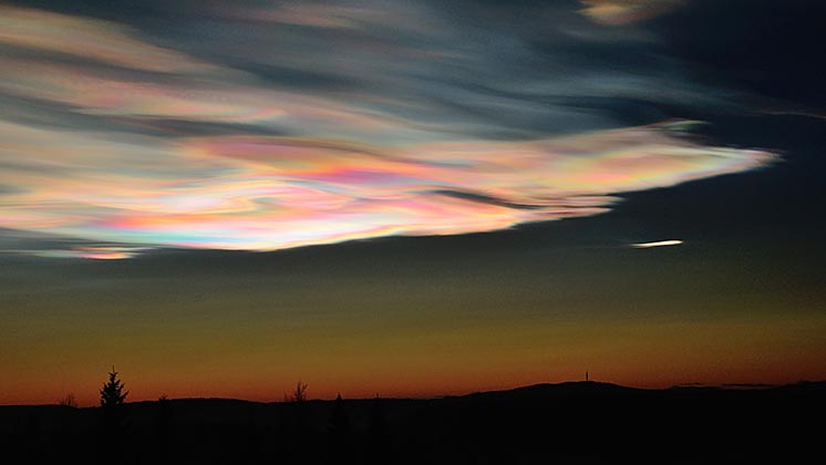 Перламутрові хмари над Норвегією. Фото: Ivar Marthinusen